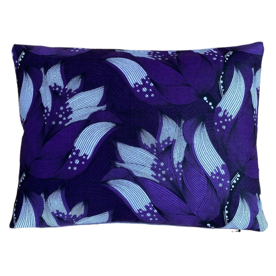 Ijoko madonna purple cushion 30x40 cm